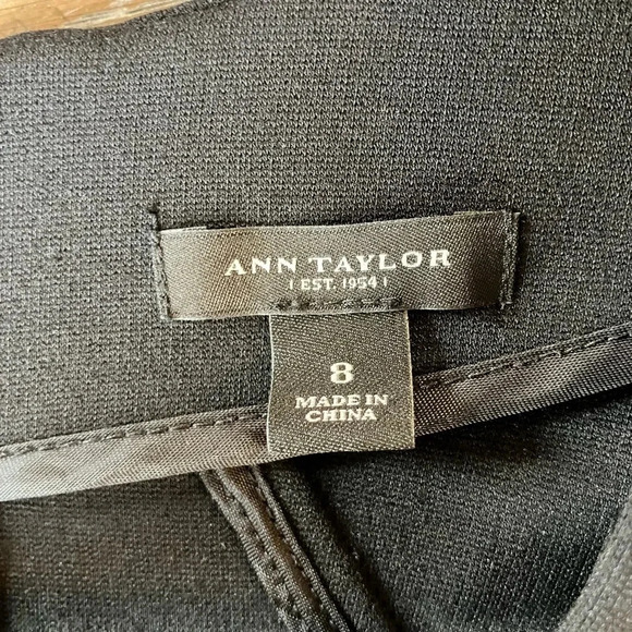 EUC Ann Taylor Black V-Neck Sleeveless Faux Wrap Sheath Dress Size 8 - Picture 5 of 6